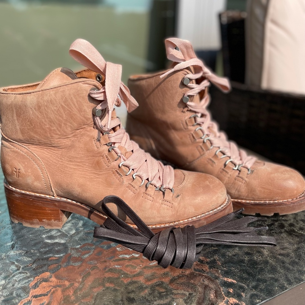 Almost brand new Frye Dusty Rose Alta Hiker.